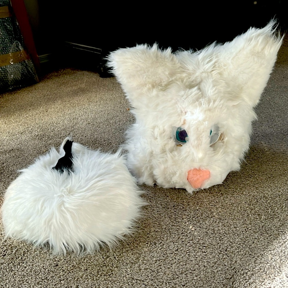 White Cat Fursuit LOW QUALITY